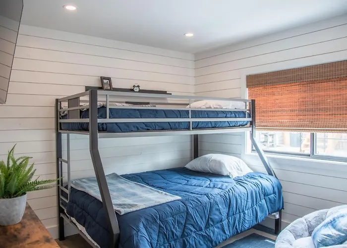 Castle Rock 95, Private Boat Launch And River Front Park, Perfect Family Get-away! Dom wakacyjny